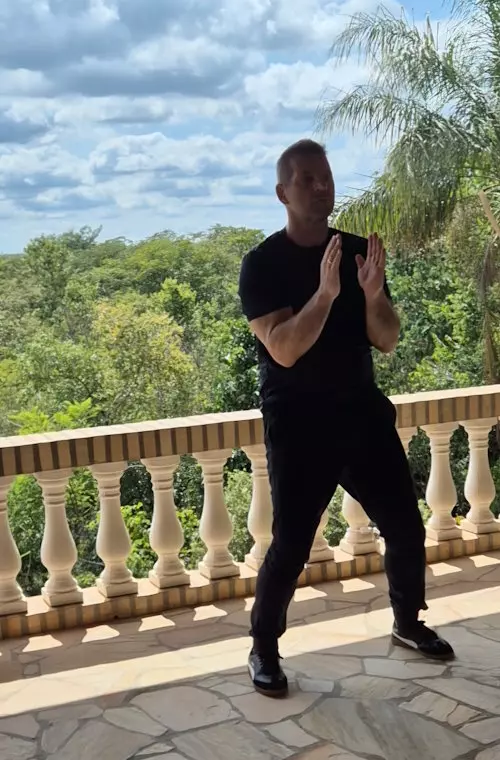 2. Form, Chum Kiu, Sifu Joachim Igl, Wing Chun, Selbstverteidigung, Selbstbestimmung, Klarheit und innere Stärke, für dein Leben, Privat, Beruf, Beziehung, Wing Chun-Online-Kurs für zu Hause, Global Kung Fu Alliance, Paraguay, Cordillera, 