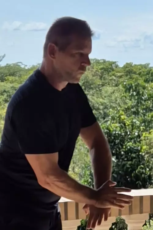 Doppelmesser, Sifu Joachim Igl, Wing Chun, Selbstverteidigung, Selbstbestimmung, Klarheit und innere Stärke, für dein Leben, Privat, Beruf, Beziehung, Wing Chun-Online-Kurs für zu Hause, Global Kung Fu Alliance, Paraguay, Cordillera, 