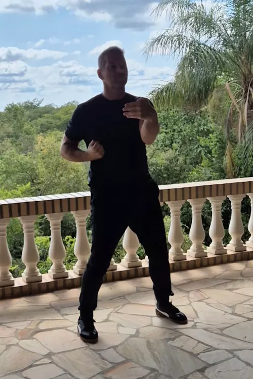 1. Form, Siu-Nim-Tao, Sifu Joachim Igl, Wing Chun, Selbstverteidigung, Selbstbestimmung, Klarheit und innere Stärke, für dein Leben, Privat, Beruf, Beziehung, Wing Chun-Online-Kurs für zu Hause, Global Kung Fu Alliance, Paraguay, Cordillera, 